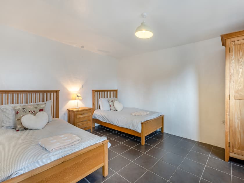 Twin bedroom | Higher Churchtown Farm - Proper Job - Higher Churchtown Farm Barns, Tresmeer, near Launceston