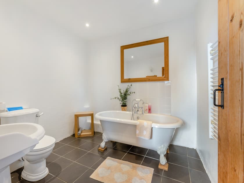 Bathroom | Higher Churchtown Farm - Proper Job - Higher Churchtown Farm Barns, Tresmeer, near Launceston