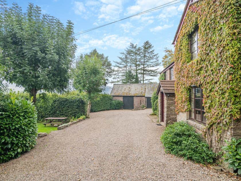 Exterior | Heol Llygoden, Pengenffordd, Talgarth, Brecon