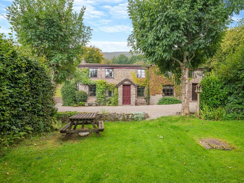 Exterior | Heol Llygoden, Pengenffordd, Talgarth, Brecon