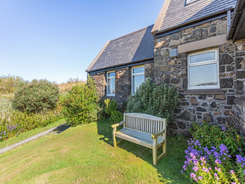 Sitting-out-area | La Bergerie., Waternish, Isle of Skye