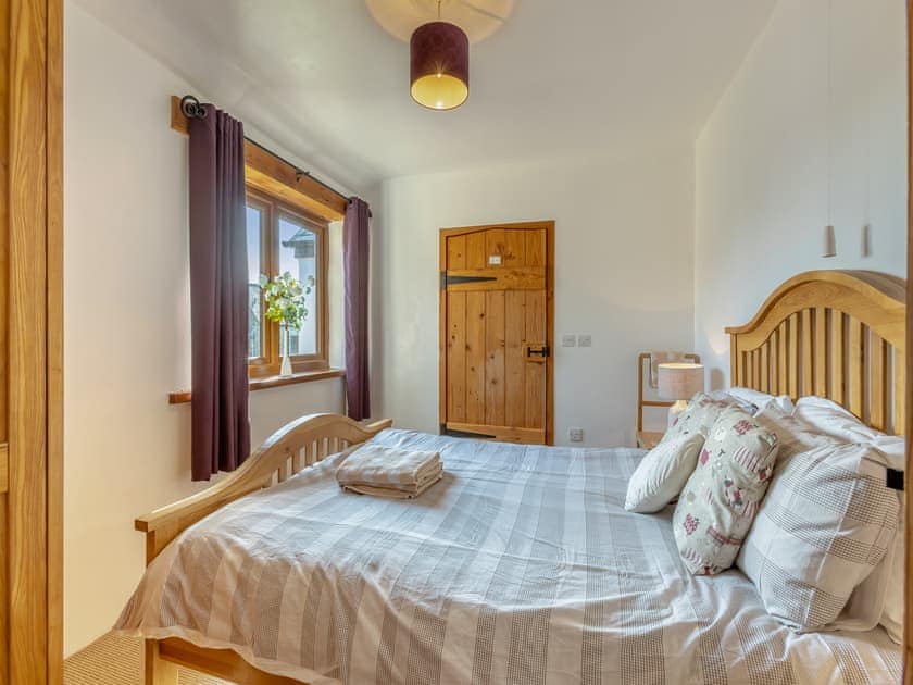 Double bedroom | Higher Churchtown Farm - Kettle’s On - Higher Churchtown Farm Barns, Tresmeer, near Launceston