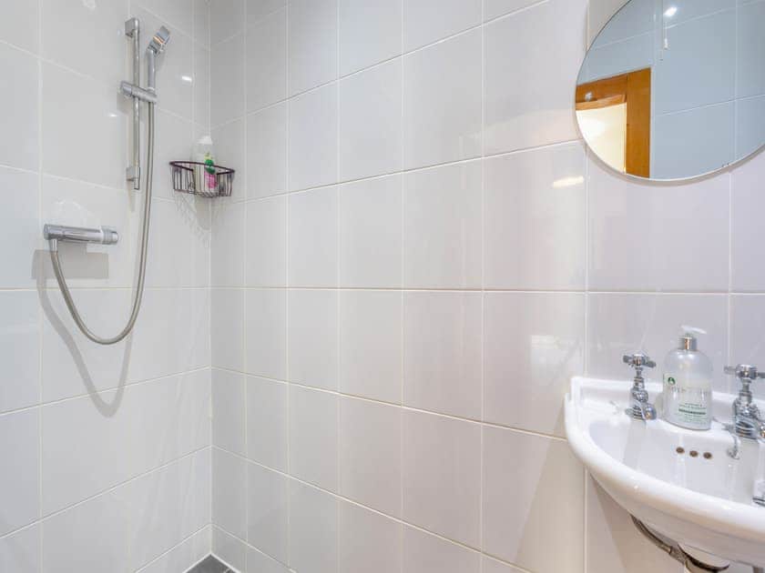 Bathroom | Higher Churchtown Farm - Kettle’s On - Higher Churchtown Farm Barns, Tresmeer, near Launceston