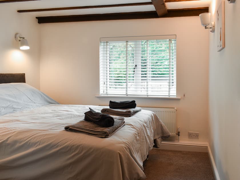 Double bedroom | Little Thatch, Ringwood
