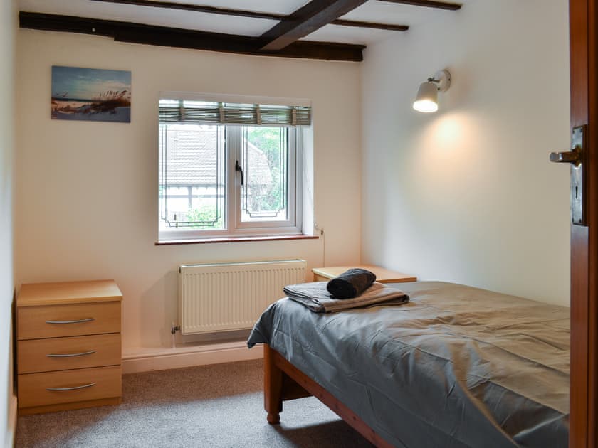 Single bedroom | Little Thatch, Ringwood