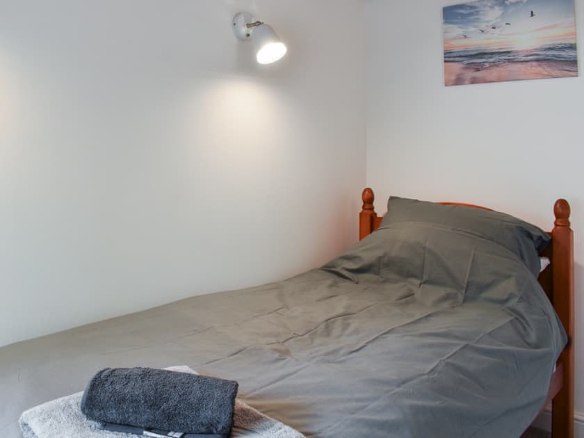 Single bedroom | Little Thatch, Ringwood