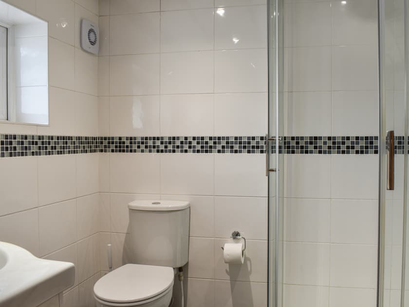 Bathroom | Little Thatch, Ringwood