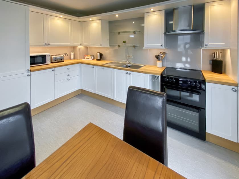 Kitchen | Broad Holidays - Townhouse - Broad Street Gardens Apartments, All Orkney Islands