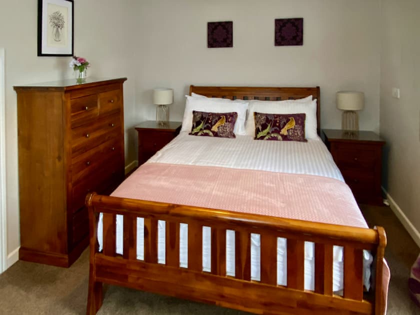 Double bedroom | Broad Holidays - Townhouse - Broad Street Gardens Apartments, All Orkney Islands