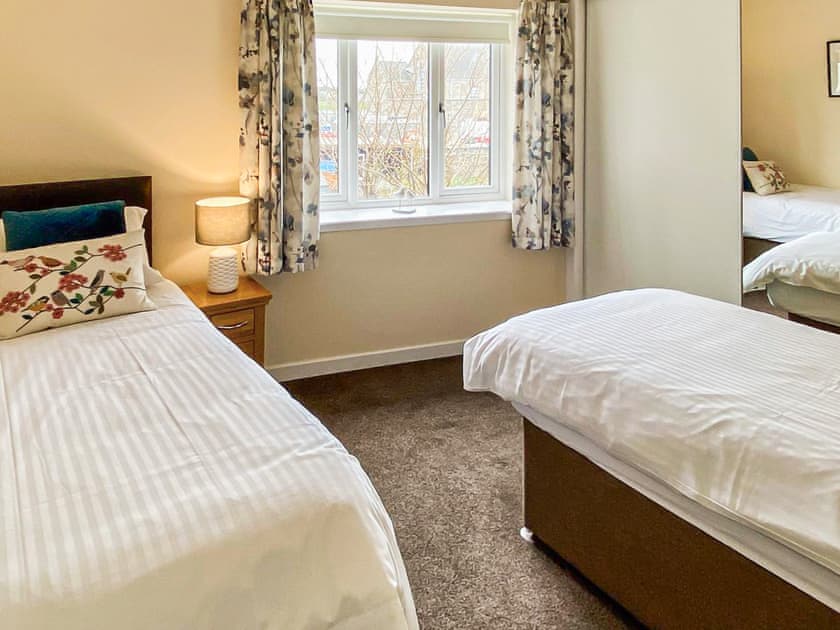 Twin bedroom | Copinsay - Shaalder Apartments, Kirkwall