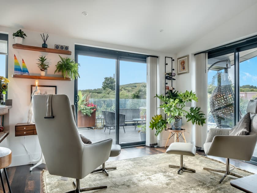 Sun room | Monument House, Totland