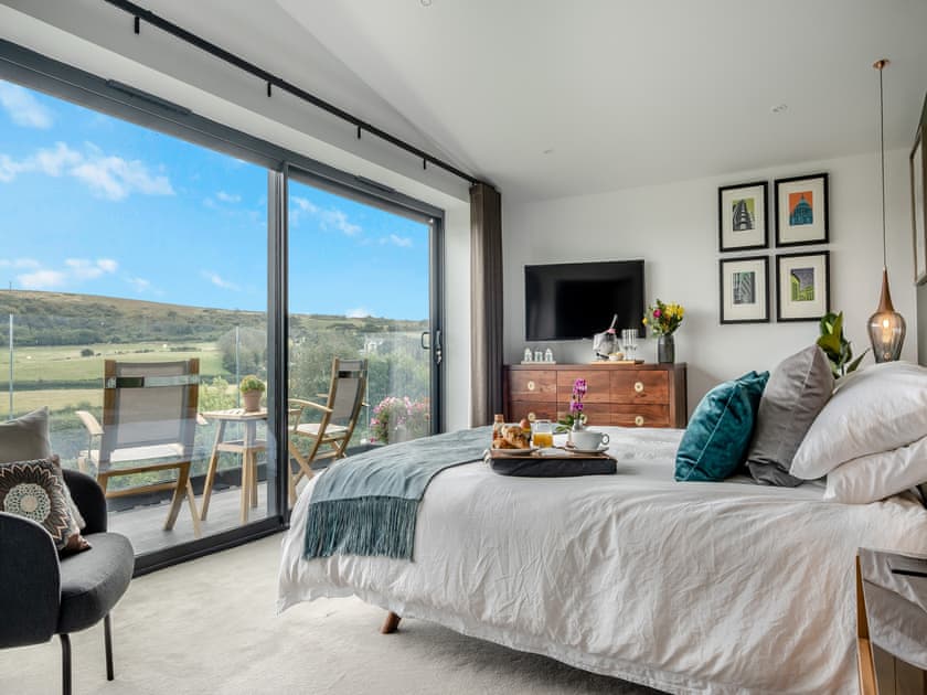 Double bedroom | Monument House, Totland