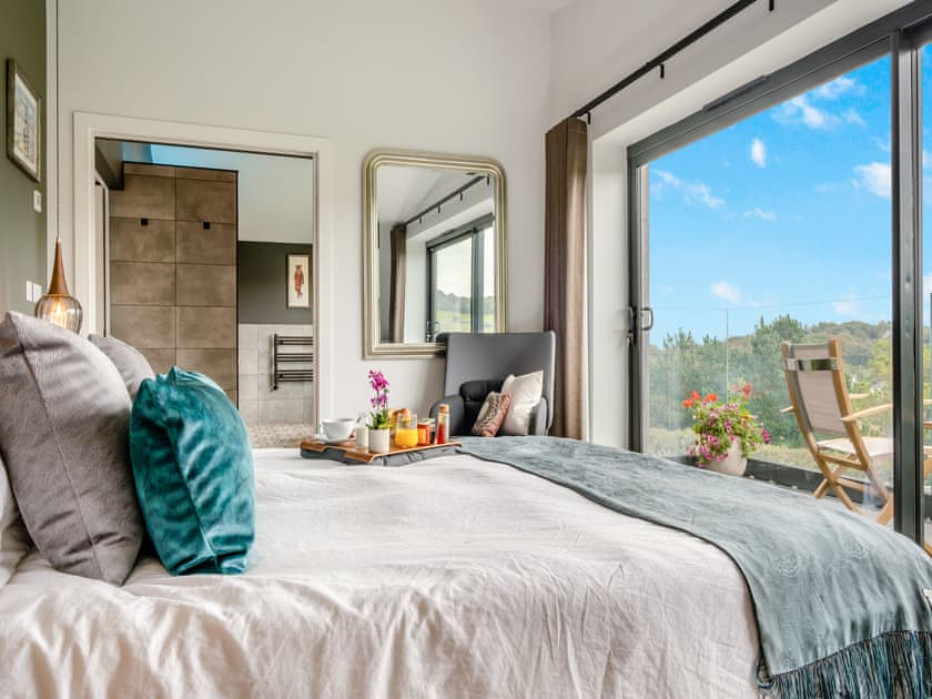 Double bedroom | Monument House, Totland
