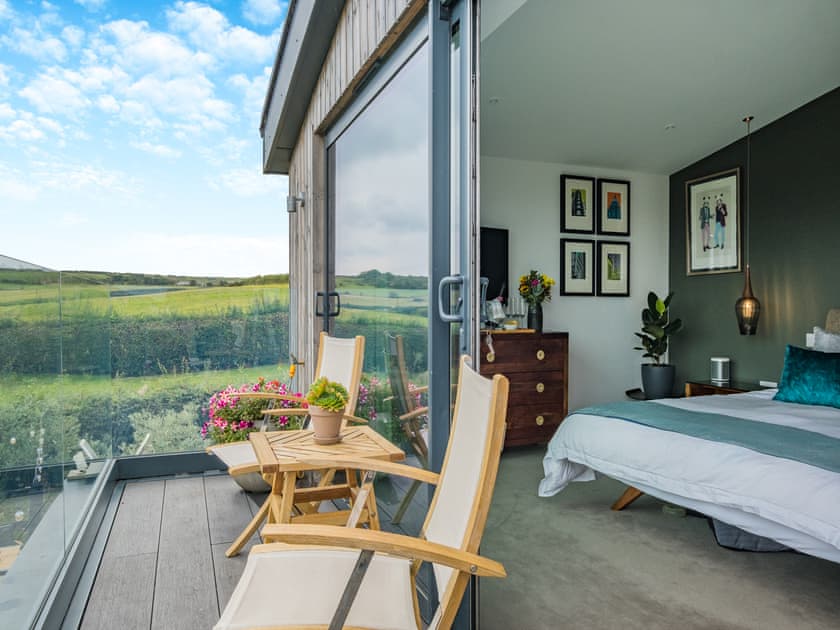 Double bedroom | Monument House, Totland