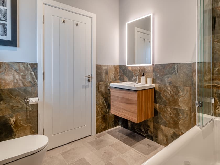 Bathroom | Monument House, Totland