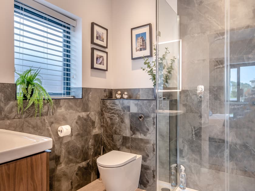 Bathroom | Monument House, Totland