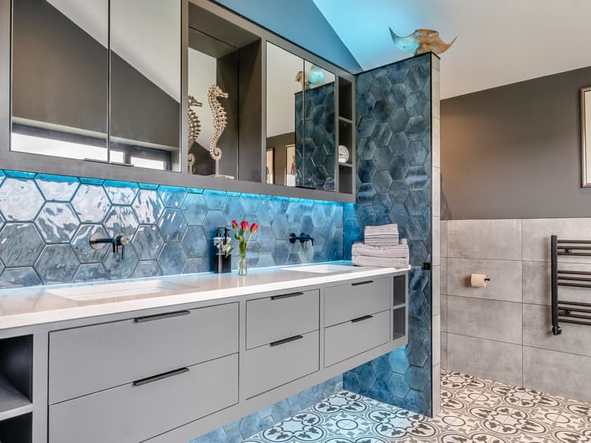Bathroom | Monument House, Totland
