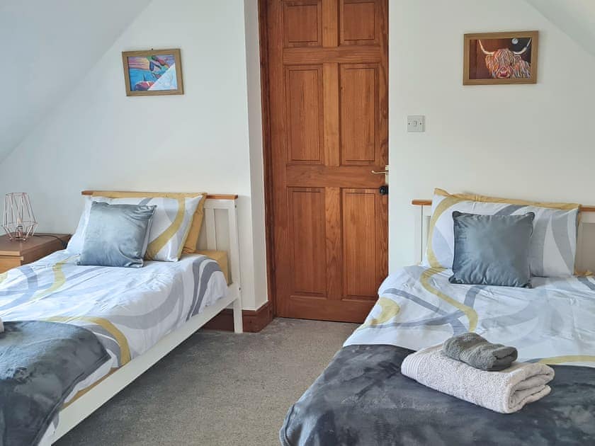 Upstairs, Twin bedroom  | Ty’n-y-Canol, Johnston, near Haverfordwest