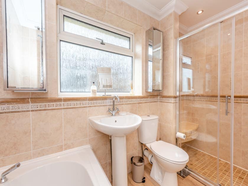 Bathroom | Marine Villa, Goring By Sea