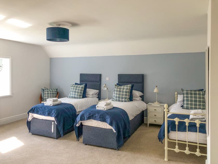 Twin bedroom | Brynich Villa, Brecon