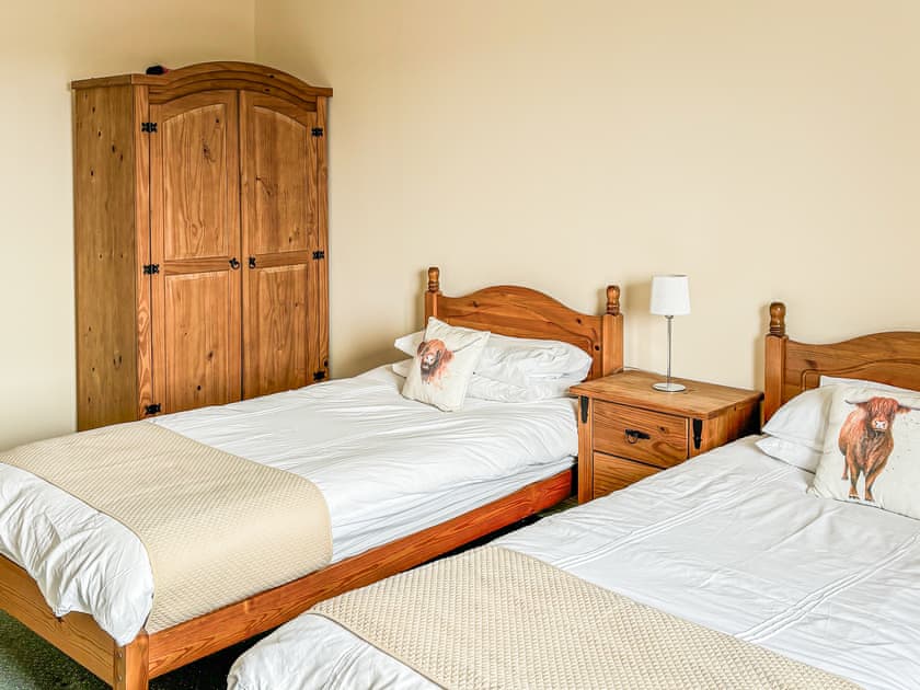 Twin bedroom | Tofts, Burray