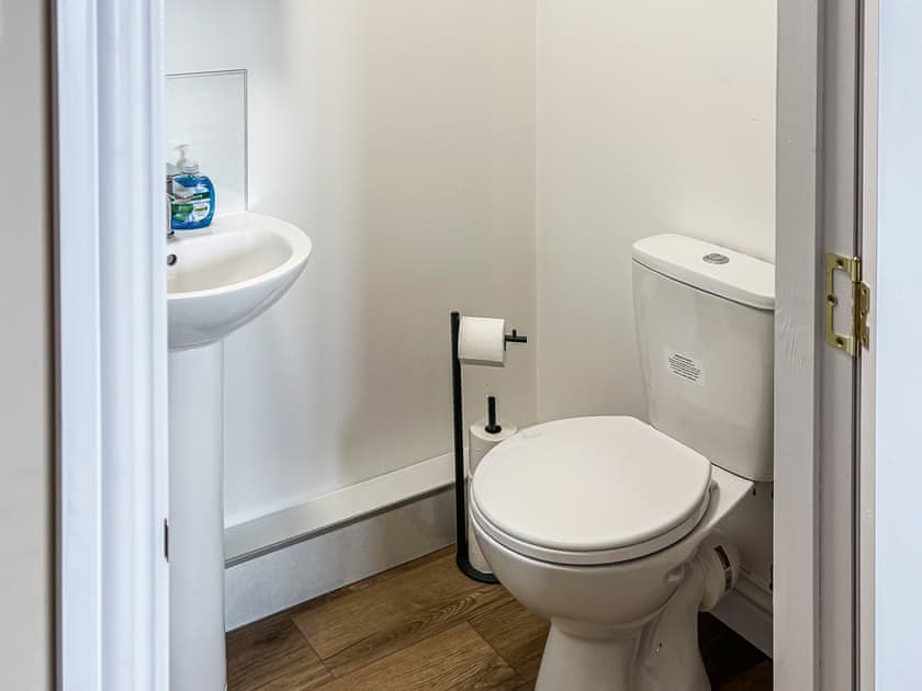 Bathroom | Tofts, Burray