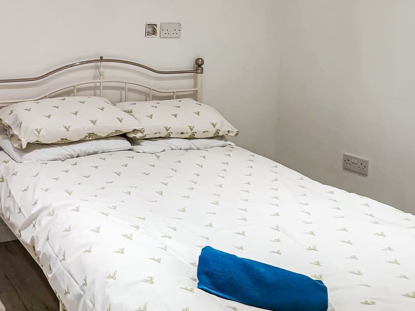 Double bedroom | The Old Mill Apartment - Tain Glamping, Tain