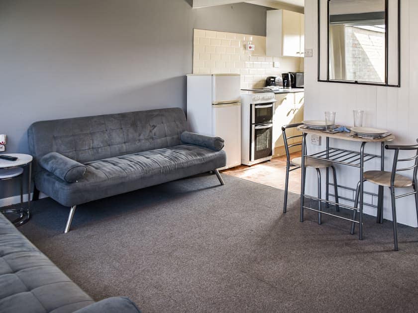 Living area | Harley’s Beach House, California, Scratby