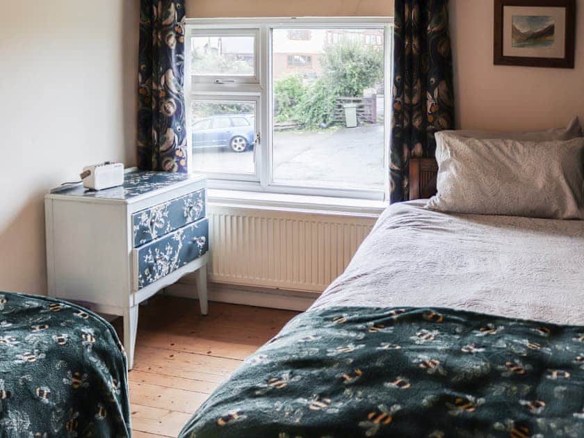 Twin bedroom | Carols Cottage, Llanrug, near Caernarfon