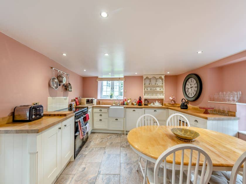 Kitchen/diner | Woolacott Cottage, Kennford