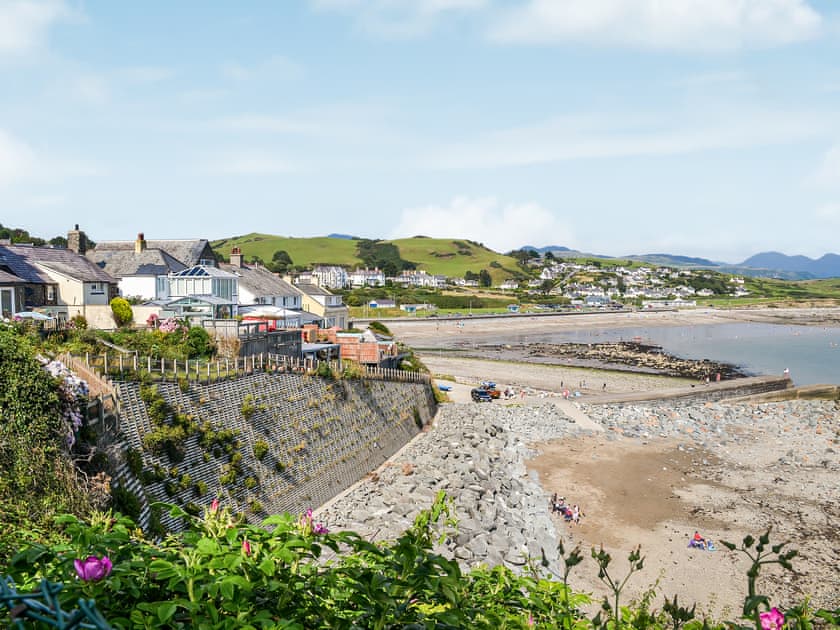 Surrounding area | Morlais, Criccieth