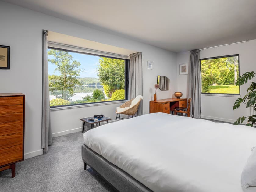 Master superking bedroom | Carsaig, Brig o’Turk, near Callander