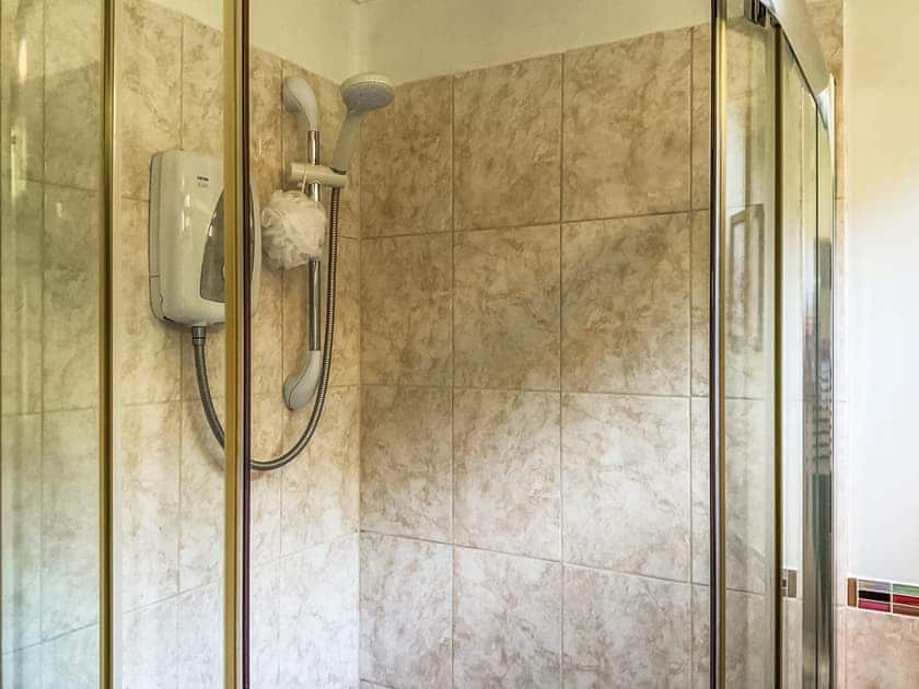 Shower room | Nolton HavenGiddy Puffin, Haverfordwest