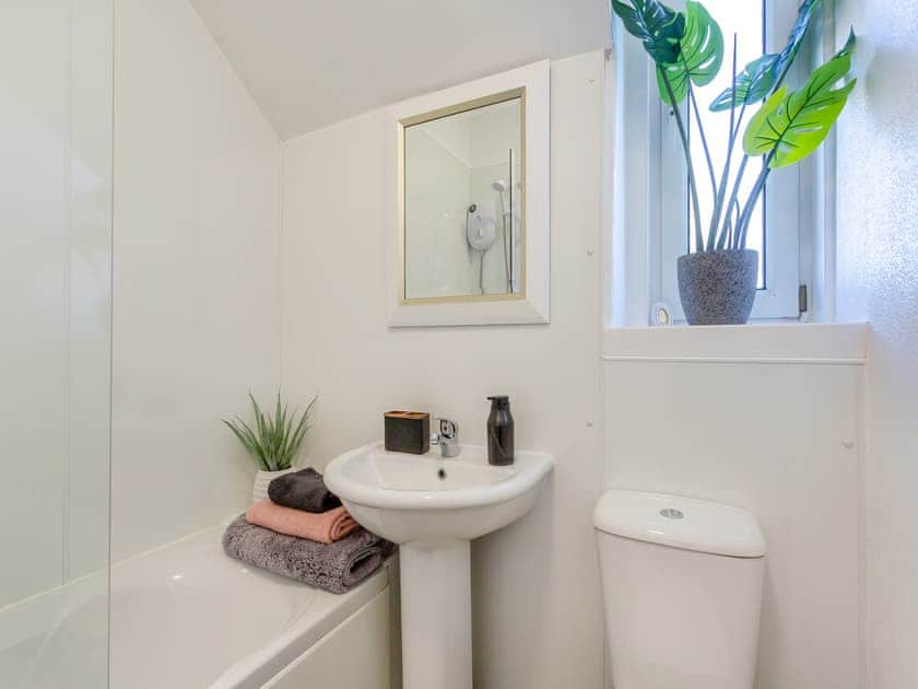 Bathroom | The Hideaway, Nairn