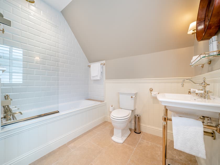 Bathroom | Lundin Links - Lands of Turnberry Cottage, Turnberry