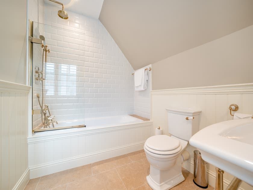Bathroom | Lundin Links - Lands of Turnberry Cottage, Turnberry
