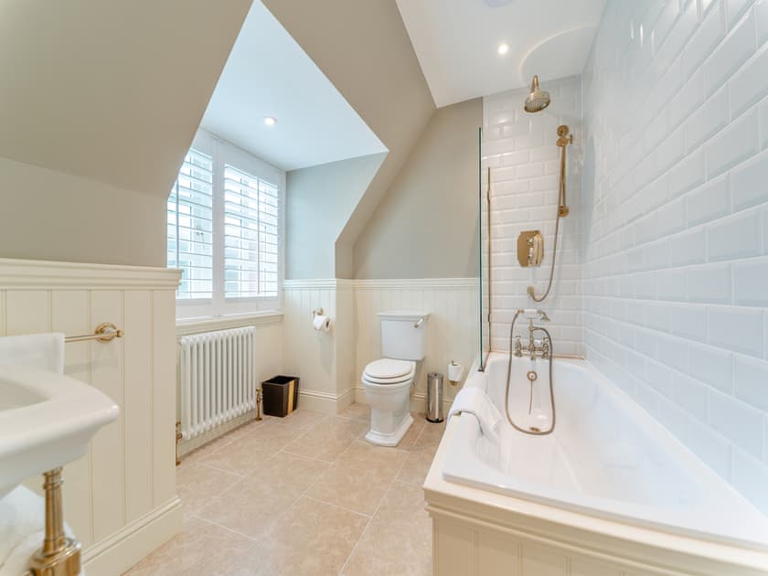Bathroom | Royal Dornoch - Lands of Turnberry Cottage, Turnberry