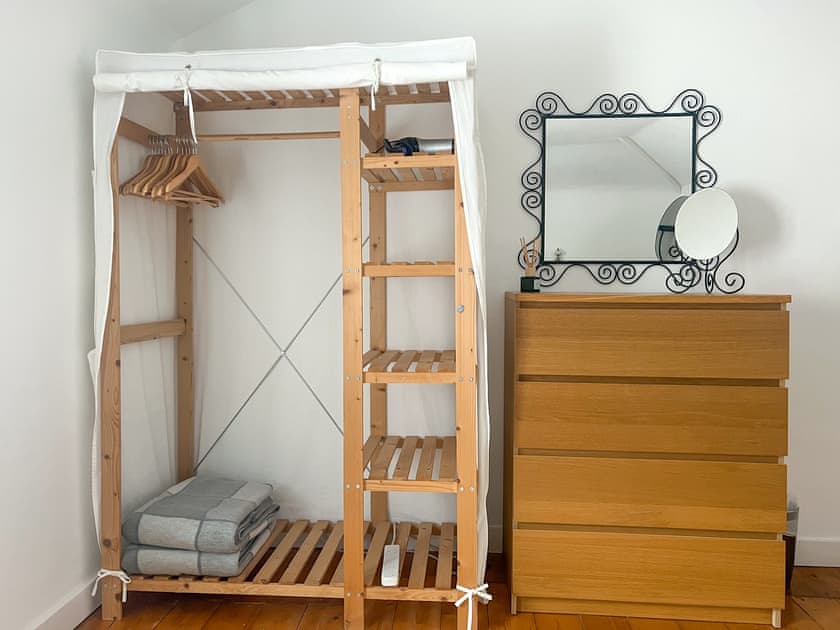 Double bedroom | Taff’s Well Cottage, Taff’s Well, near Cardiff
