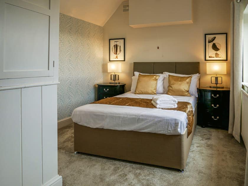 Double bedroom | Teme Valley Cottage - Teme Valley Holidays, Shelsley Beauchamp, near Tenbury Wells
