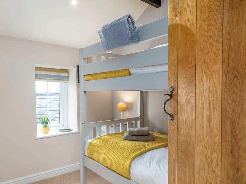 Bunk bedroom | Seagrass Cottage, Aberdyfi, near Aberdovey