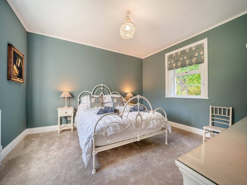 King size bedroom  | North Lodge, Colintraive