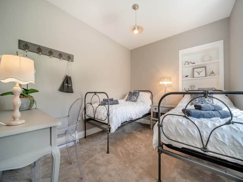 Twin bedroom | North Lodge, Colintraive