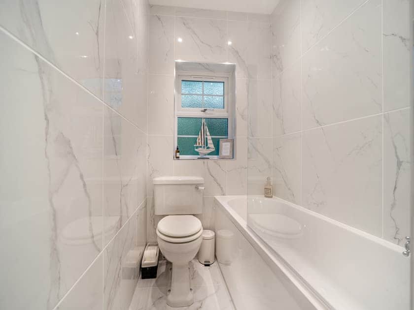 Bathroom | North Lodge, Colintraive