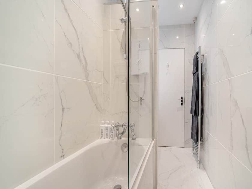 Bathroom | North Lodge, Colintraive