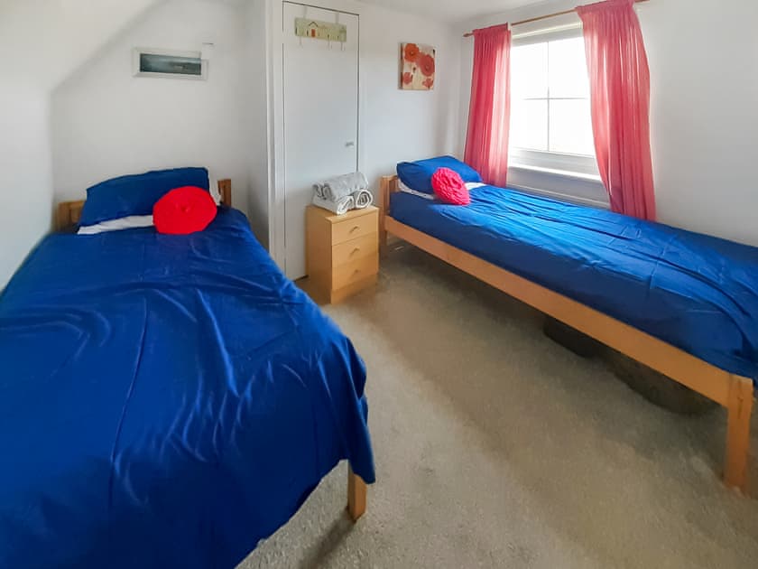 Twin bedroom | Aisir Croft, Oldshoremore