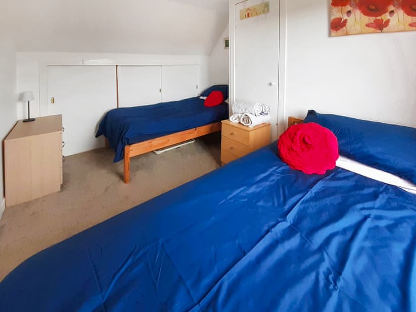 Twin bedroom | Aisir Croft, Oldshoremore