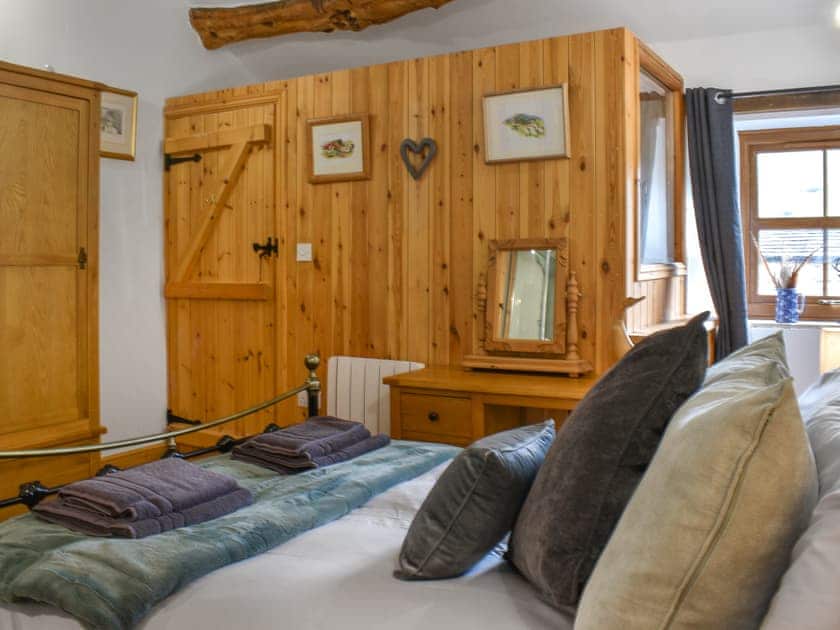 Double bedroom | Aisgill Farm Stable - Aisgill Farm, Aisgill, near Kirkby Stephen