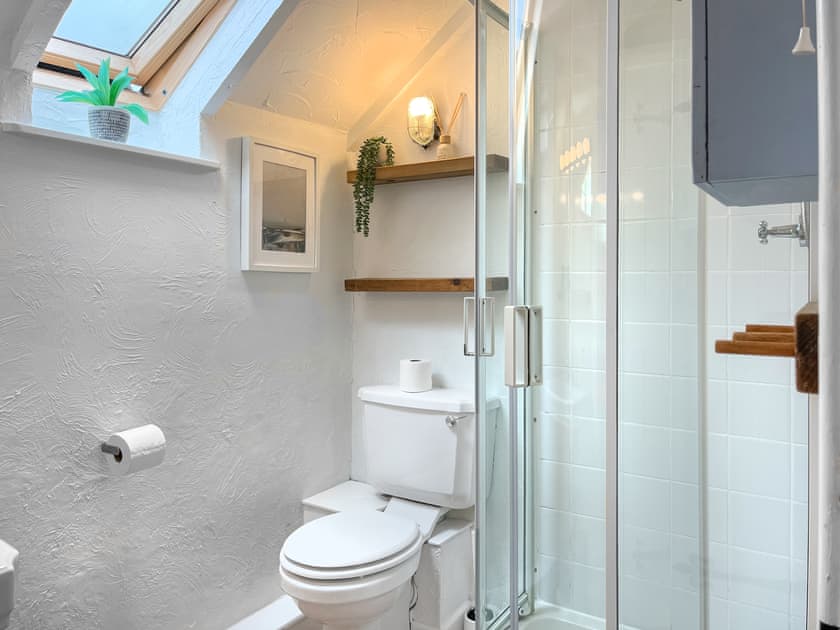 Bathroom | May Cottage, Hartland