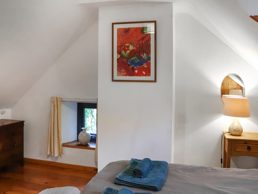 Double bedroom | Stablgoch - Rhiw Goch Cottages, Penrhyndeudraeth, near Porthmadog