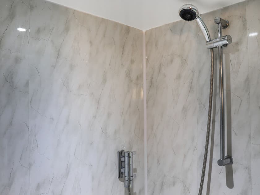 Bathroom | Stablgoch - Rhiw Goch Cottages, Penrhyndeudraeth, near Porthmadog
